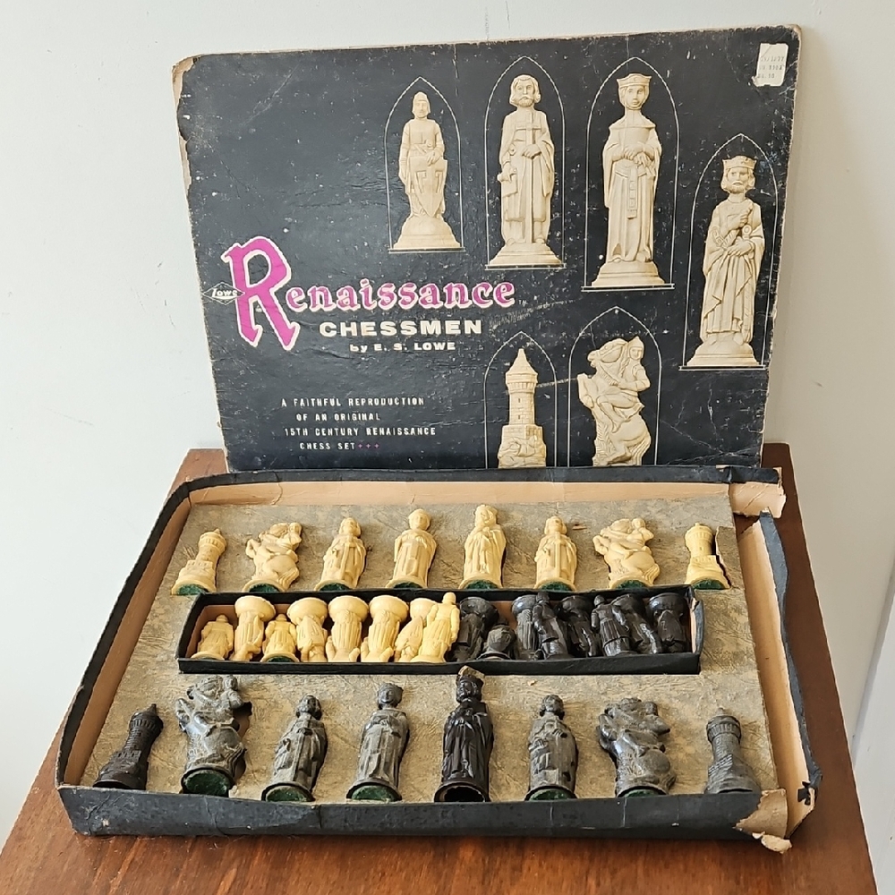 Vintage Renaissance Chessmen By ES Lowe